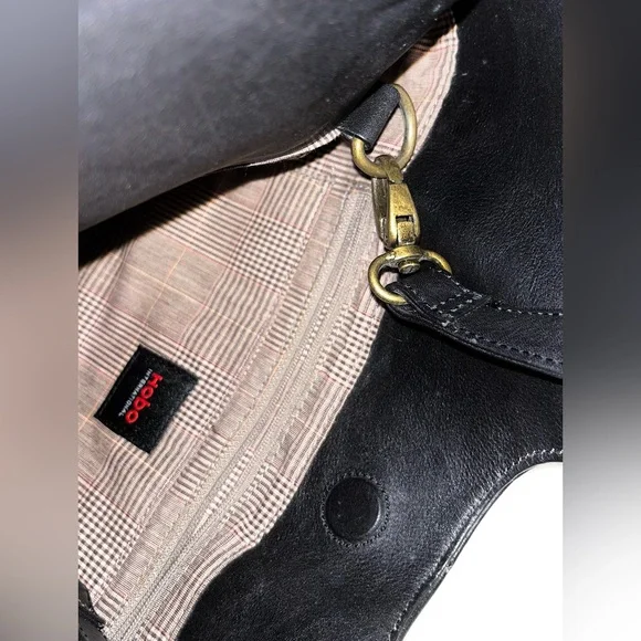 HOBO Leather Shoulder Hangbag - Picture 6 of 9